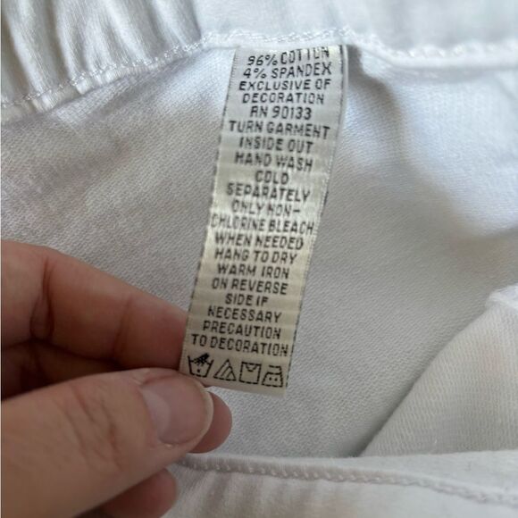 Quacker Factory white embellished dream jeans size 2X 96% cotton - Picture 9 of 16